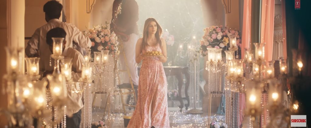 Kriti Sanon TBMAUJ movie Tum Se song - Instant Bollywood Kriti Sanon TBMAUJ movie Tum Se song