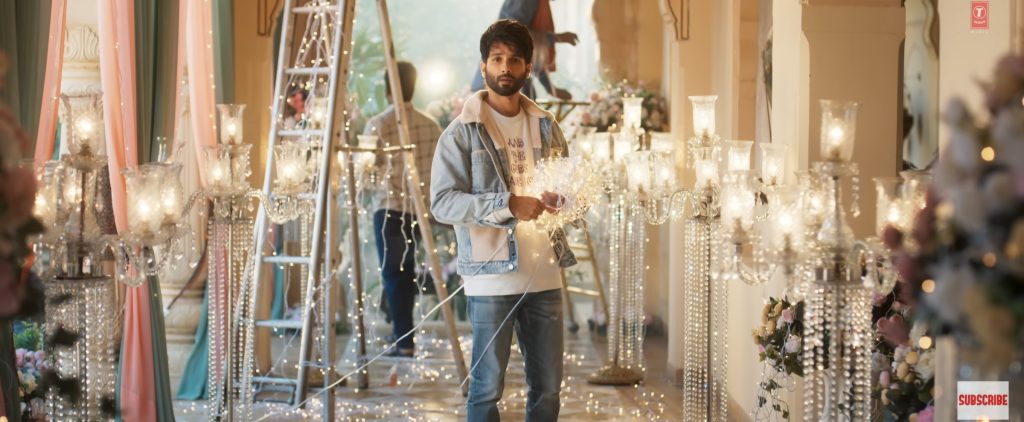 Shahid Kapoor TBMAUJ movie Tum Se song - Instant Bollywood Shahid Kapoor TBMAUJ movie Tum Se song
