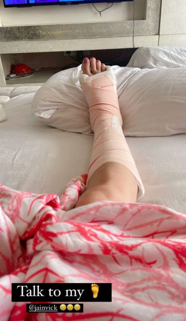 c4171fa3-339f-45fc-afb3-a7925ab644c6-1 - Instant Bollywood