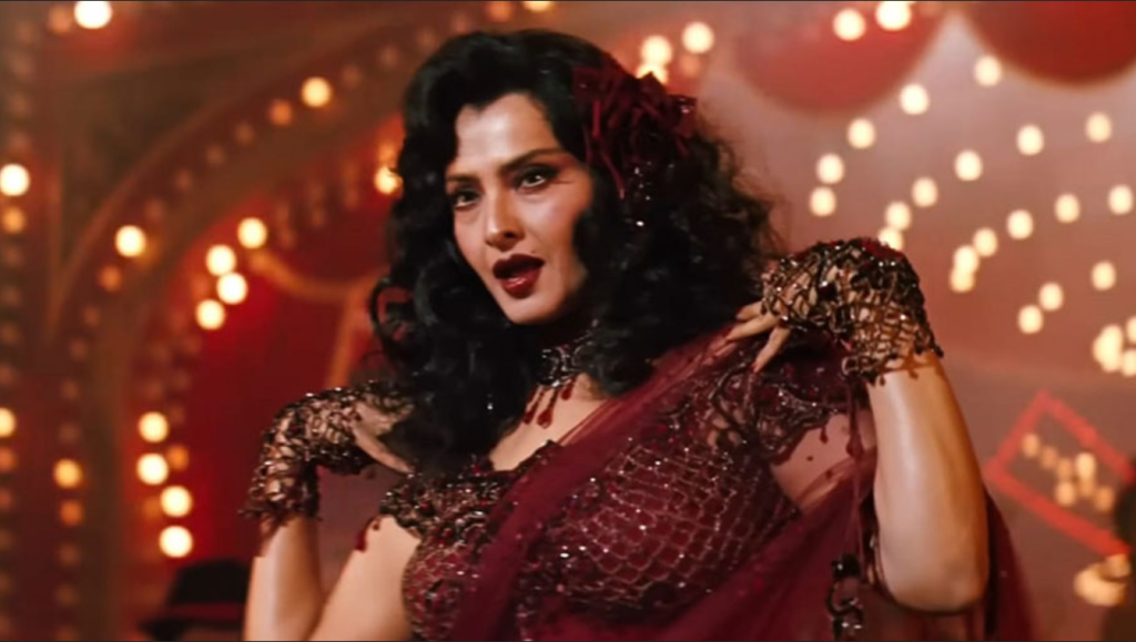 Rekha in Parineeta movie song