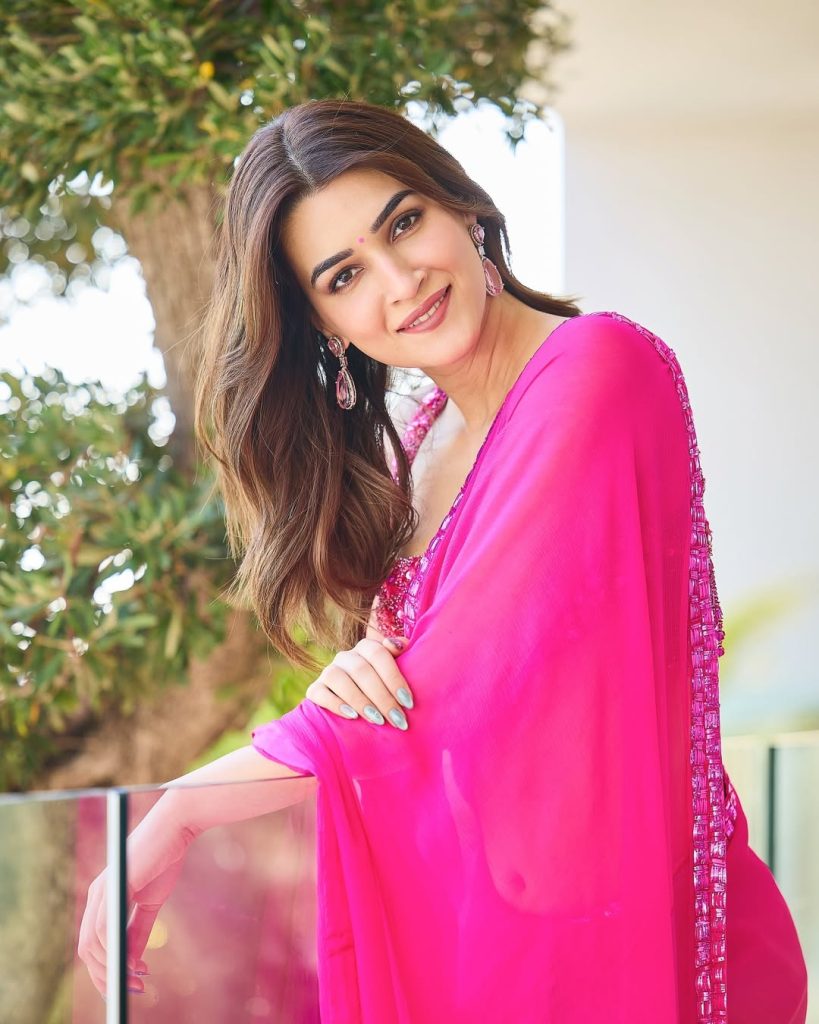 03d867bc-50e2-4324-82ee-836841f2dc25 - Instant Bollywood
