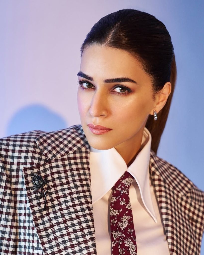 adabfccc-7f88-4136-837e-0331359faf56 - Instant Bollywood