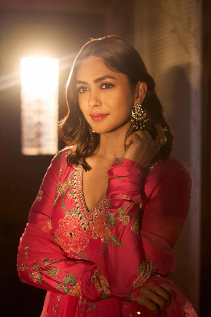 138_32cfb061-ad87-4a7e-8d25-f94820bc3f3b_2048x - Instant Bollywood Mrunal Thakur