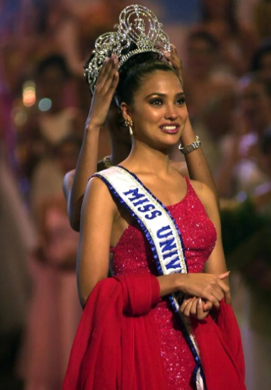 Lara Dutta – Miss Universe 2000 