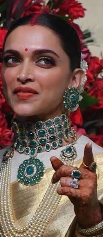Deepika Padukone wedding ring pic - Instant Bollywood Deepika Padukone wedding ring pic