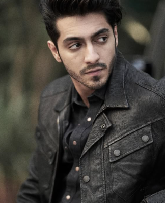 Ahaan Panday reveals his look from his next movie with Ali Abbas Zafar - Instant Bollywood Ahaan Panday reveals his look from his next movie with Ali Abbas Zafar