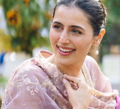 Who Is Simar Bhatia, Debuting In Ikkis?