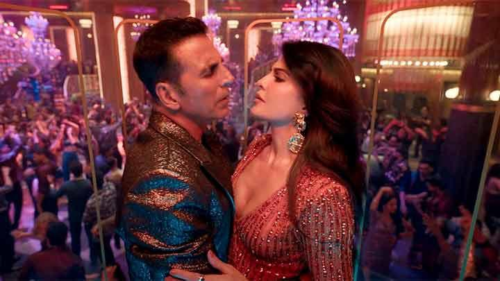 Akshay Kumar with Jacqueliene Fernandez in Housefull 5 - Instant Bollywood Akshay Kumar with Jacqueliene Fernandez in Housefull 5