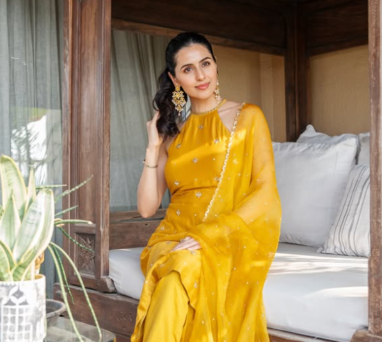 Simar Bhatia - Instant Bollywood Simar Bhatia