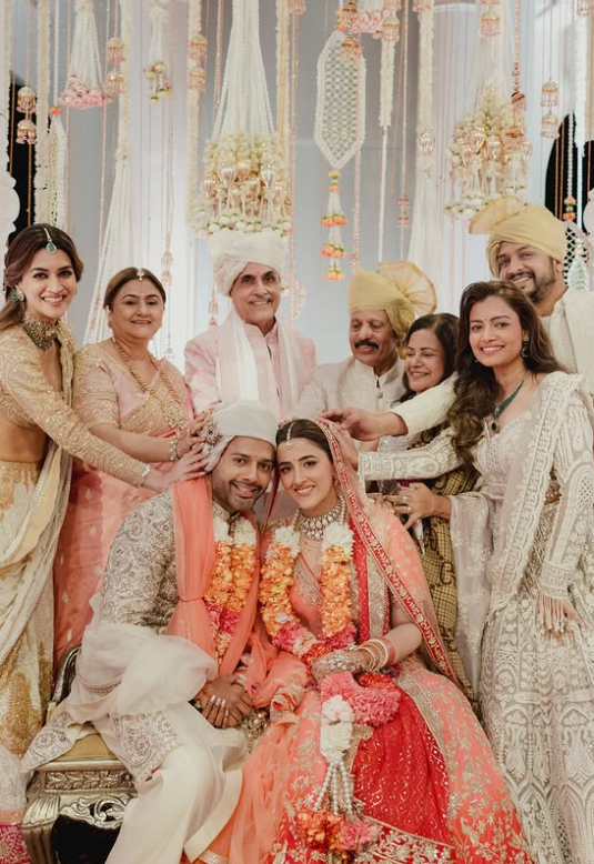 Nupur Sanon and Stebin Ben wedding pic with family