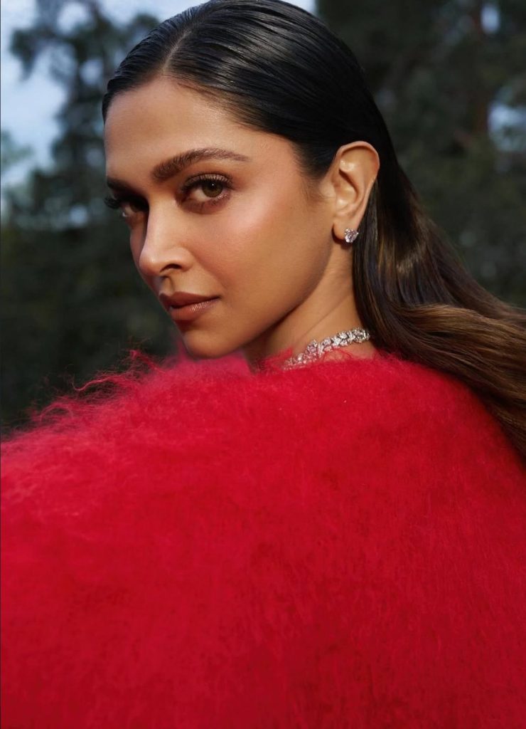  Deepika Padukone Yet Again Crowned ‘Number 1 Heroine In The Country’ For A Record Time 14th In A Row