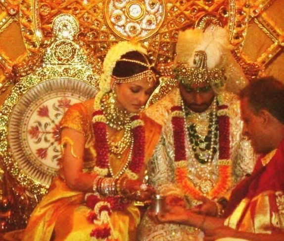 Aishwarya Rai Bachchan wedding look