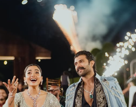 Rashmika Mandanna-Vijay Deverakonda Sangeet outfits by Falguni Shane Peacock