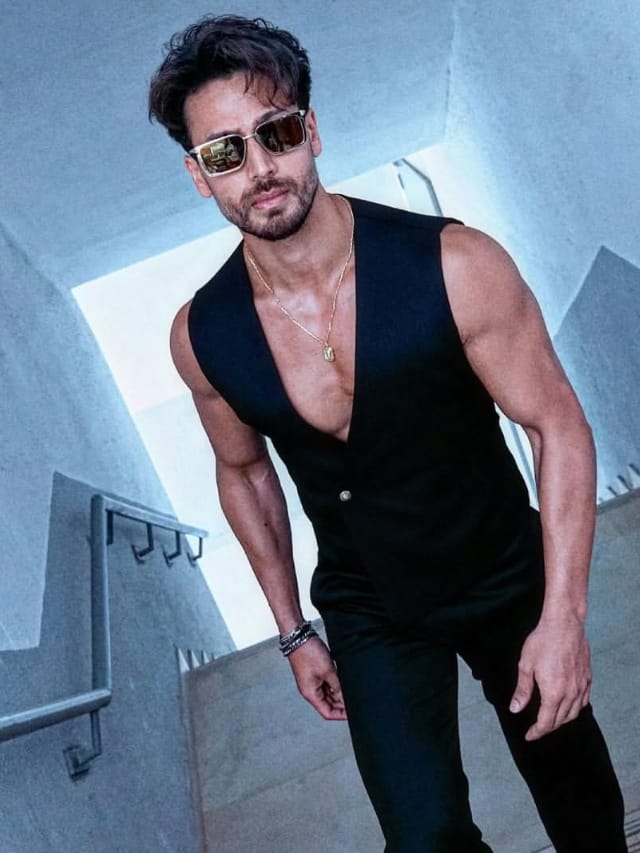 Action, Abs & Aesthetics: Tiger Shroff’s Best Style Moments That The Internet Loved